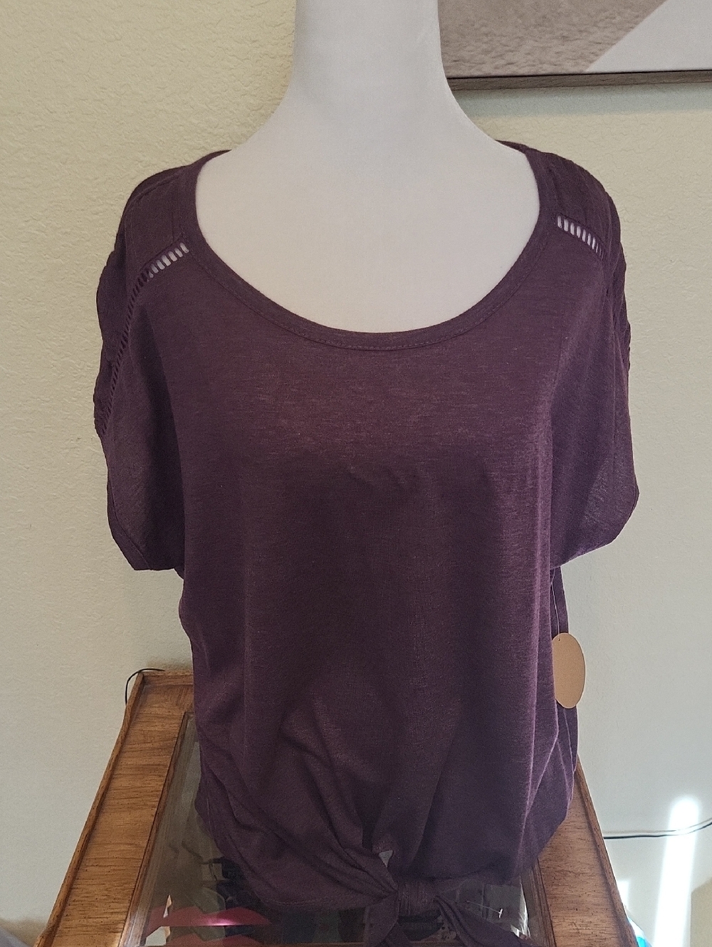 Parallel SkiesWomen’s Purple Scoop Neck Tie-Hem Top With Sleeve Cut Out